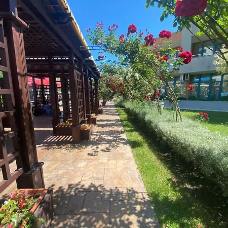 Two Bedroom In Trakia Sunny Apartment *
