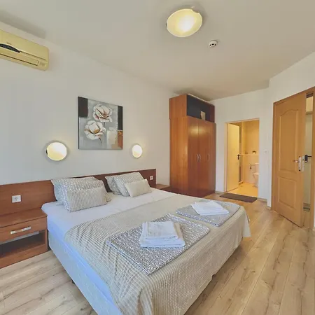 Two Bedroom In Trakia Sunny 阳光海滩
